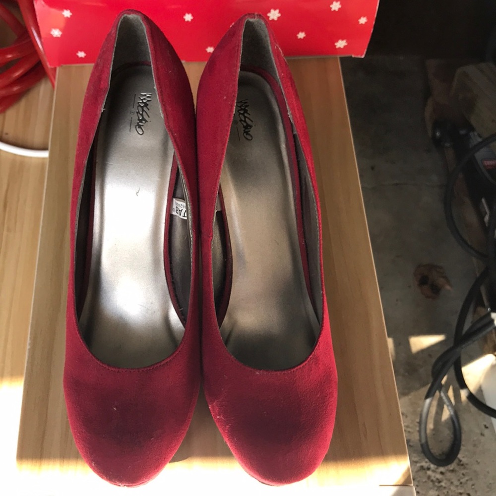 Gorgeous red heels